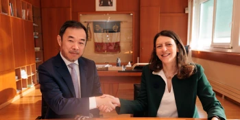 L\'université MBZUAI et l\'École Polytechnique consolident leur collaboration en matière d\'intelligence artificielle.
