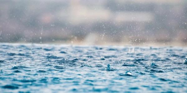 Intelligence artificielle et changement climatique : quand des nations se tournent vers la production de précipitations provoquées.