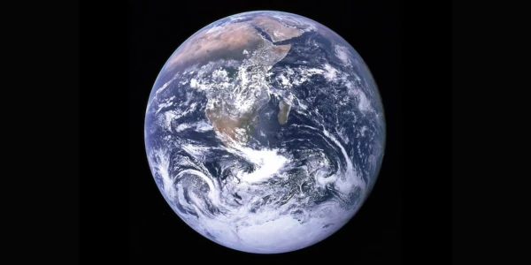 Pour un futur plus respectueux de l\'environnement dans le domaine de l\'intelligence artificielle : l\'UNESCO exhorte à minimiser la consommation d\'énergie des grands modèles de langage.