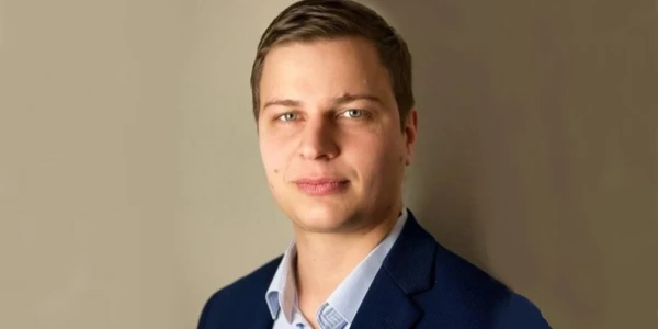 Guillaume Avrin abandonne son poste de responsable national de l\'IA et intègre Arlequin AI en qualité de Directeur de la Stratégie de Commercialisation et du Secteur Public.