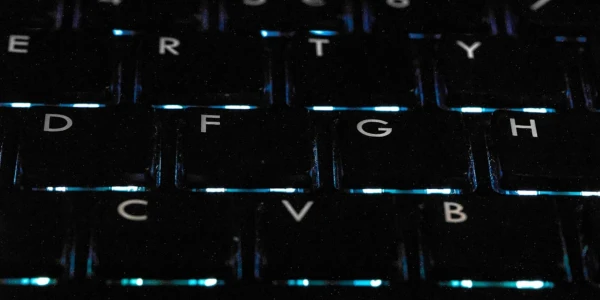 D\'après une recherche de METR, l\'intelligence artificielle aurait tendance à freiner les développeurs chevronnés.