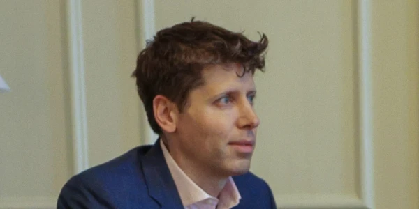 Sam Altman alerte les institutions bancaires sur le risque d\'une vague de tromperies à venir.
