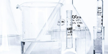 ACTIVIAFLOW : un partenariat axé sur l\'intelligence artificielle, unissant le monde de la recherche et le secteur industriel pour une chimie plus respectueuse de l\'environnement.
